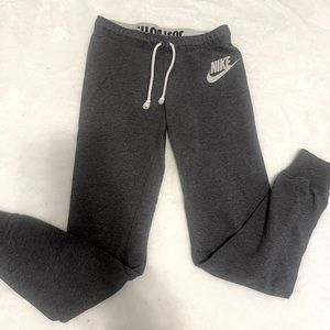 Nike gray jogger, sweatpants